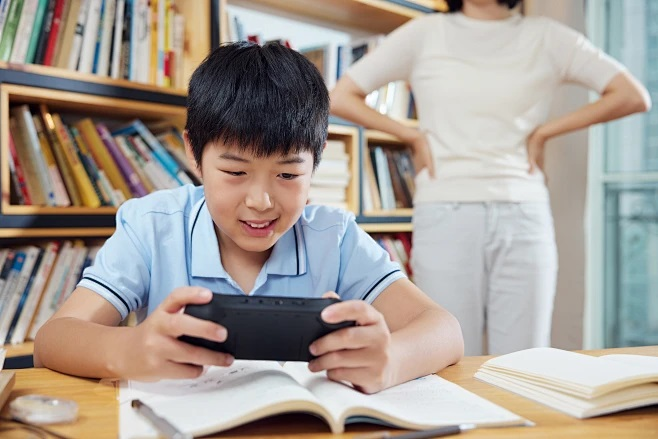 孩子有网瘾怎么办？